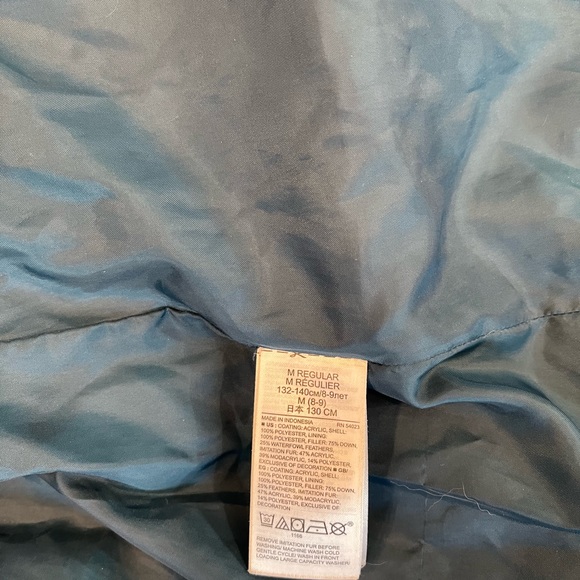 Gap puffer jacket. Girls size Medium(8-10) - Picture 7 of 7